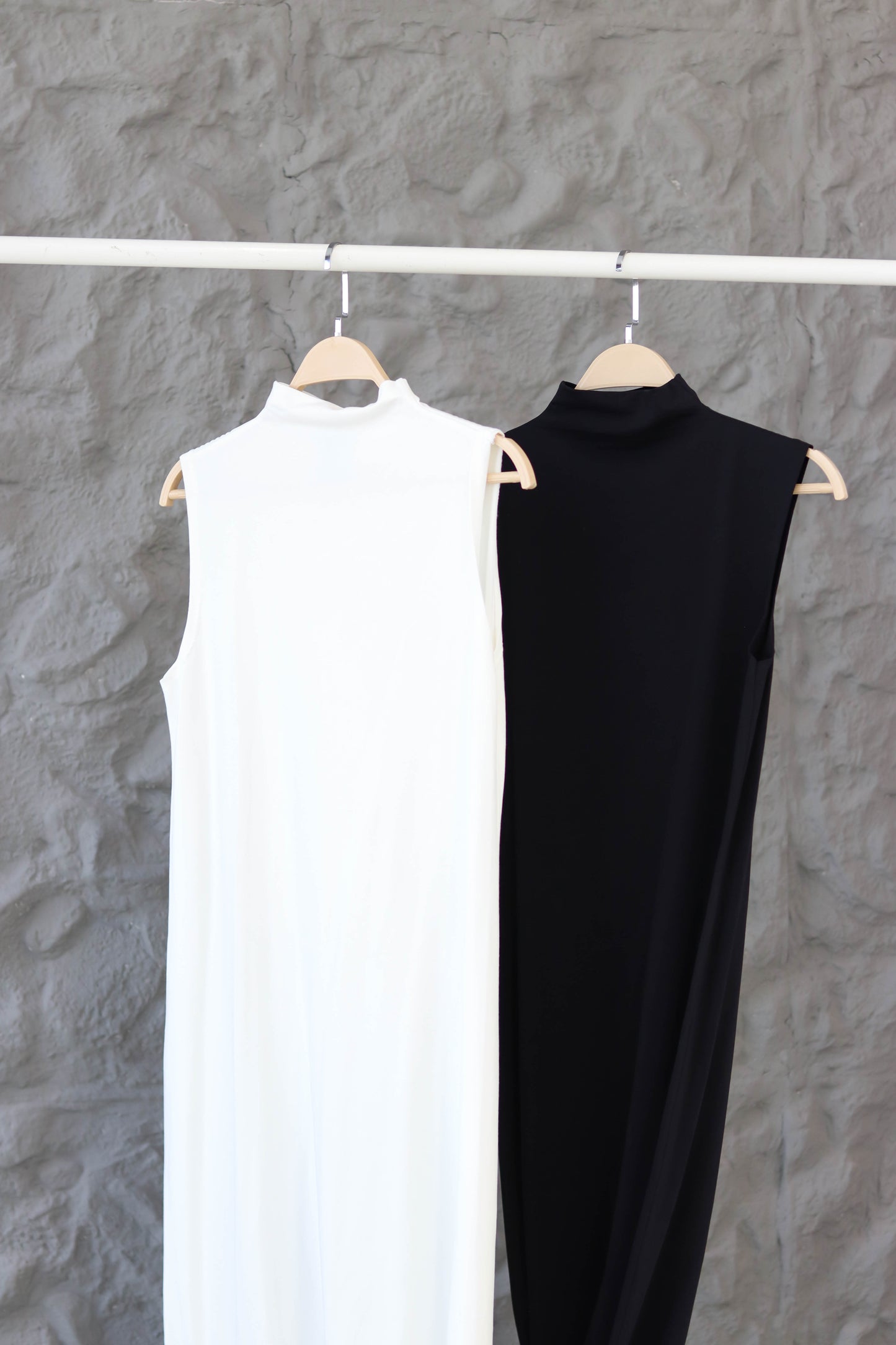 A-line White Sleeveless Basic Dress