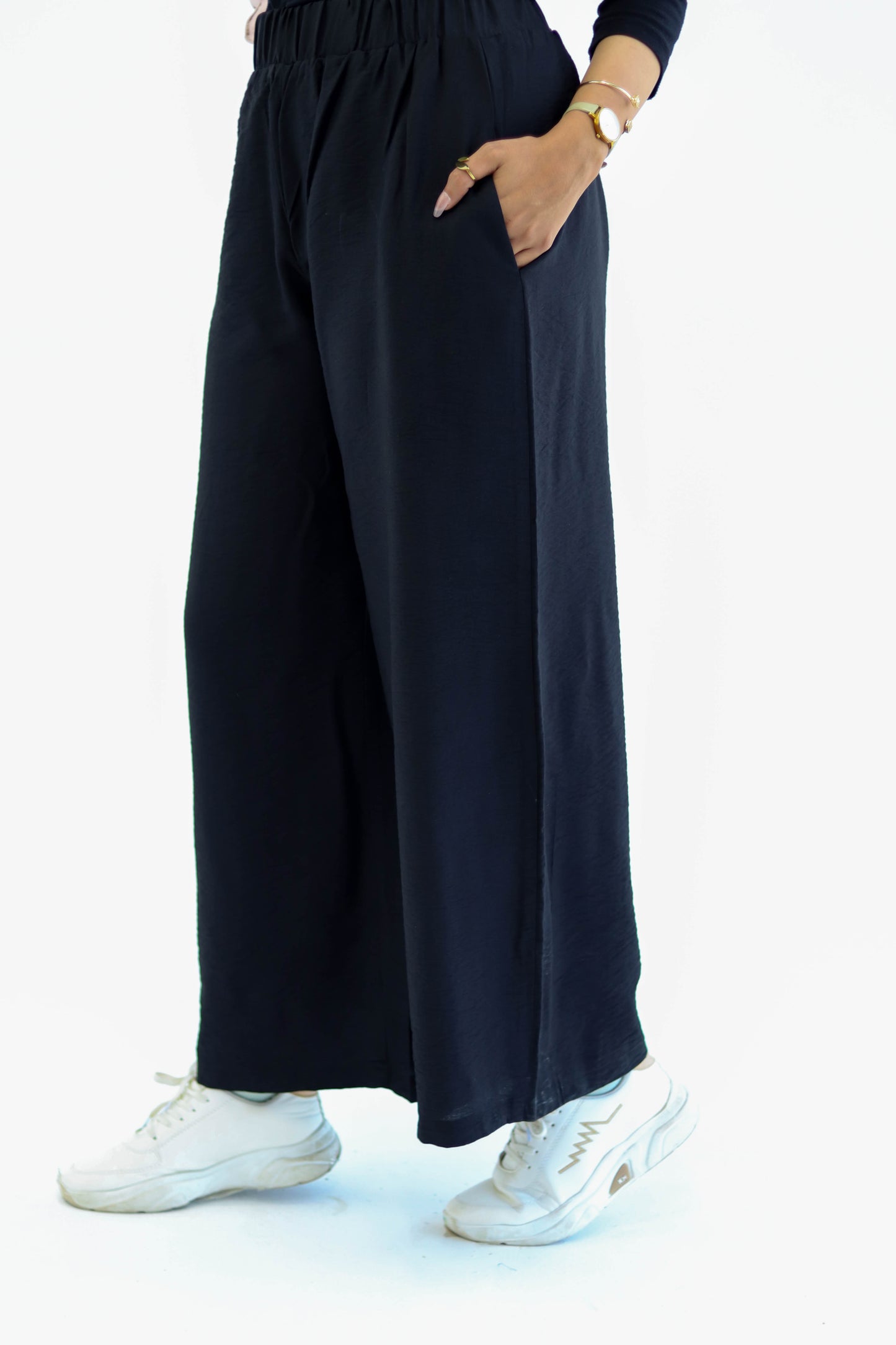 Wide-Leg Black Pants